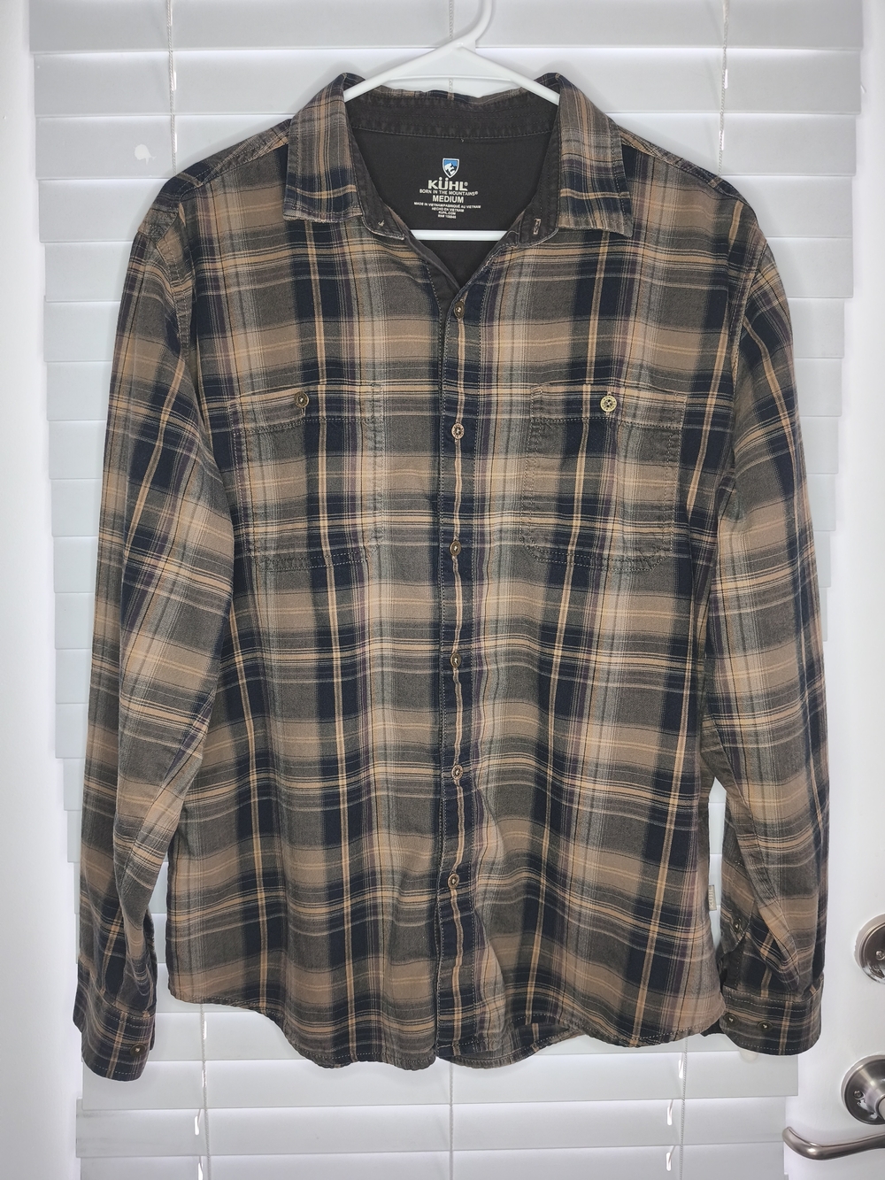 KUHL Fugitive Flannel Shirt Men's Size Medium M Plaid Long Sleeve Button Up EUC
